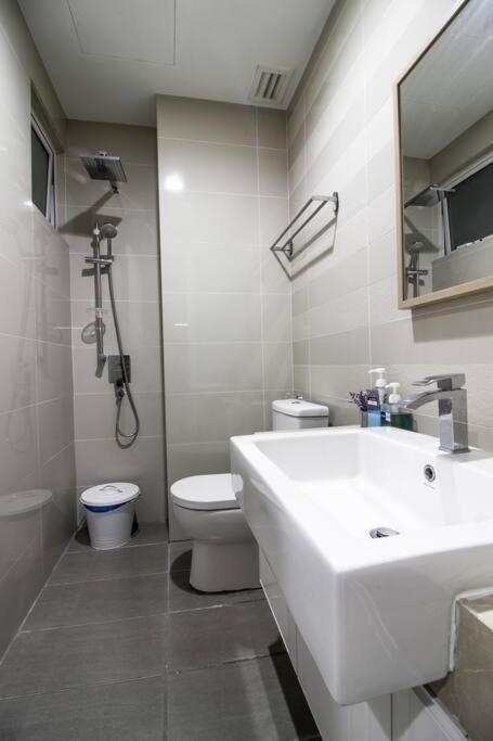 Binjai8 Klcc @ By Shahjalal Suites Kuala Lumpur Extérieur photo